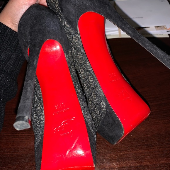 - Christian Louboutin - Picture 5 of 12